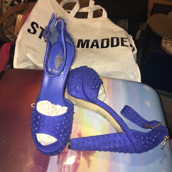 Heels - Picture 4 of 8